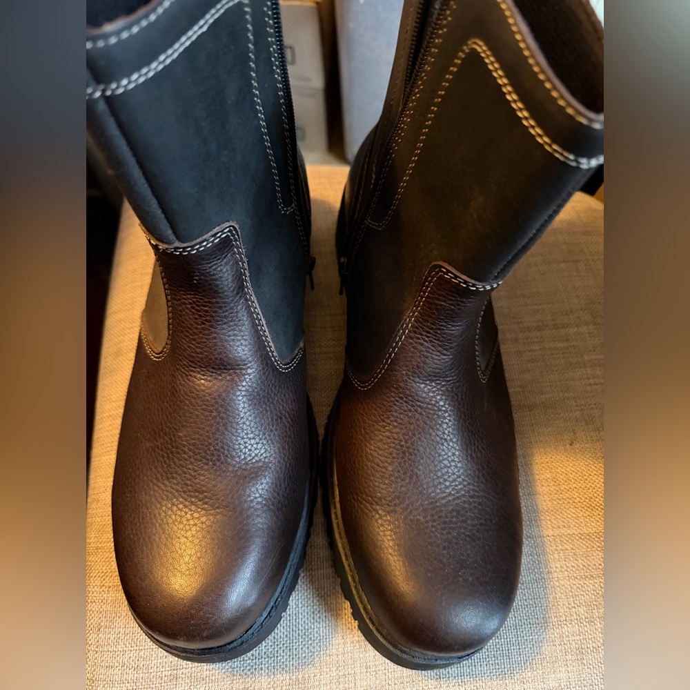 Skechers Brown Rugged Sole Footwear with size zipper.   NEW WITHOUT BOX size 11